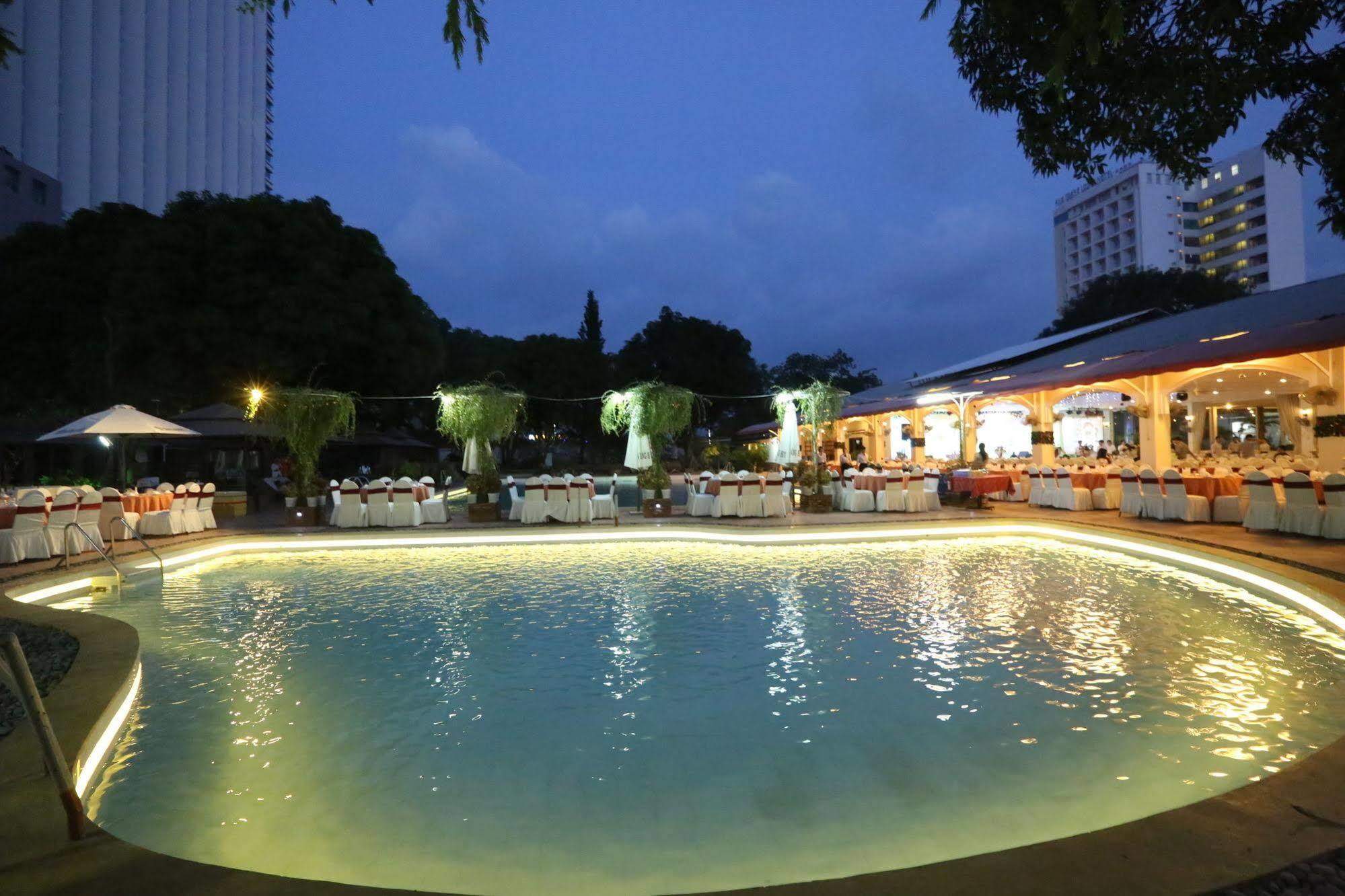 Vien Dong Hotel Nha Trang Esterno foto