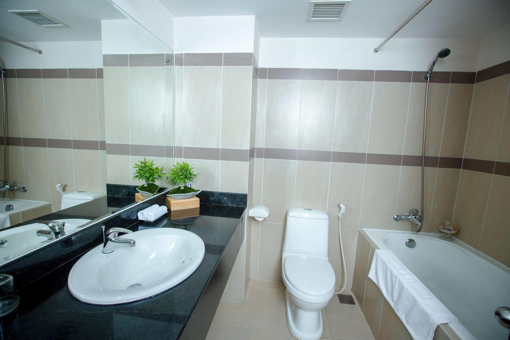 Vien Dong Hotel Nha Trang Esterno foto